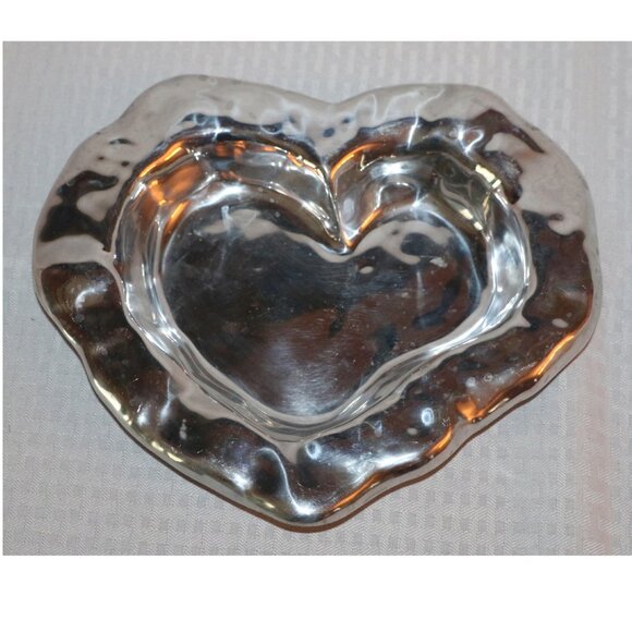 Corazon Vento 11" Handmade Silver Metal Heart Dish - Picture 1 of 8